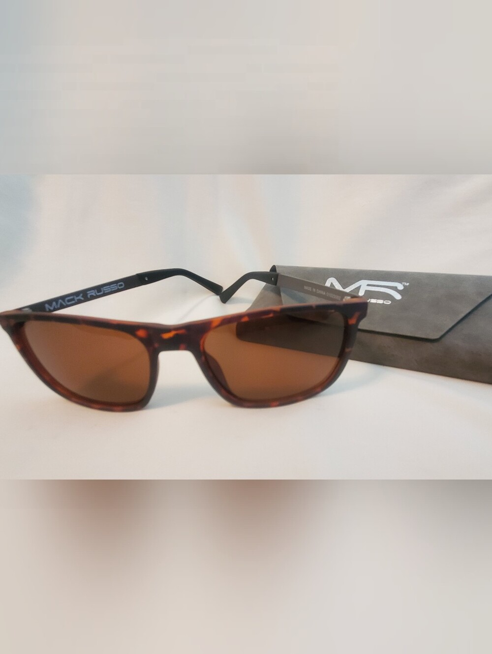 Men's/Women's Tortoiseshell Sunglasses with Brown Lenses